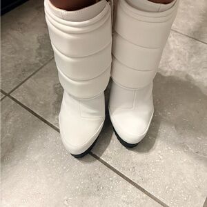 NEW Women's White Winter Boots